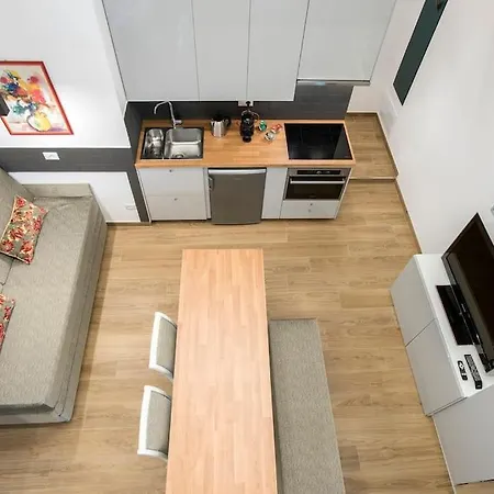 Tibi Apartment *